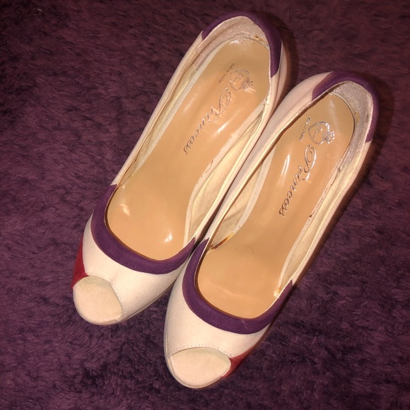 High heel shoe - Picture 2 of 3